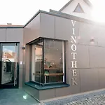 Winzerhof & Weincafe Guempelein Apartamento *