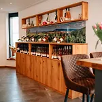 Winzerhof & Weincafe Guempelein *