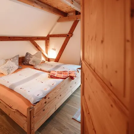 Winzerhof & Weincafe Guempelein Apartman *