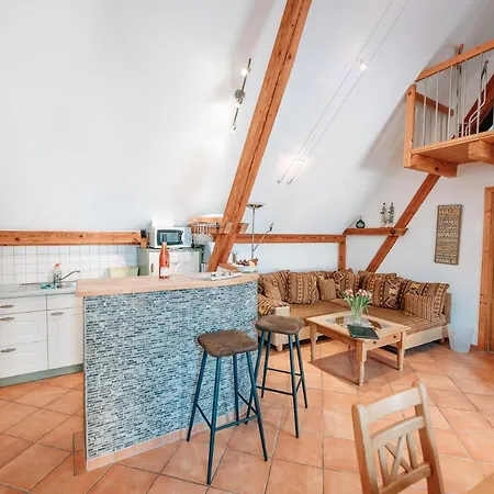 Apartman Winzerhof & Weincafe Guempelein *
