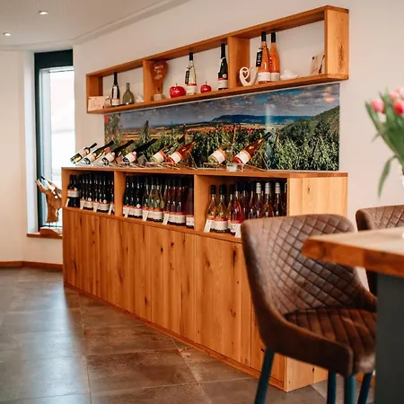 Winzerhof & Weincafe Guempelein *